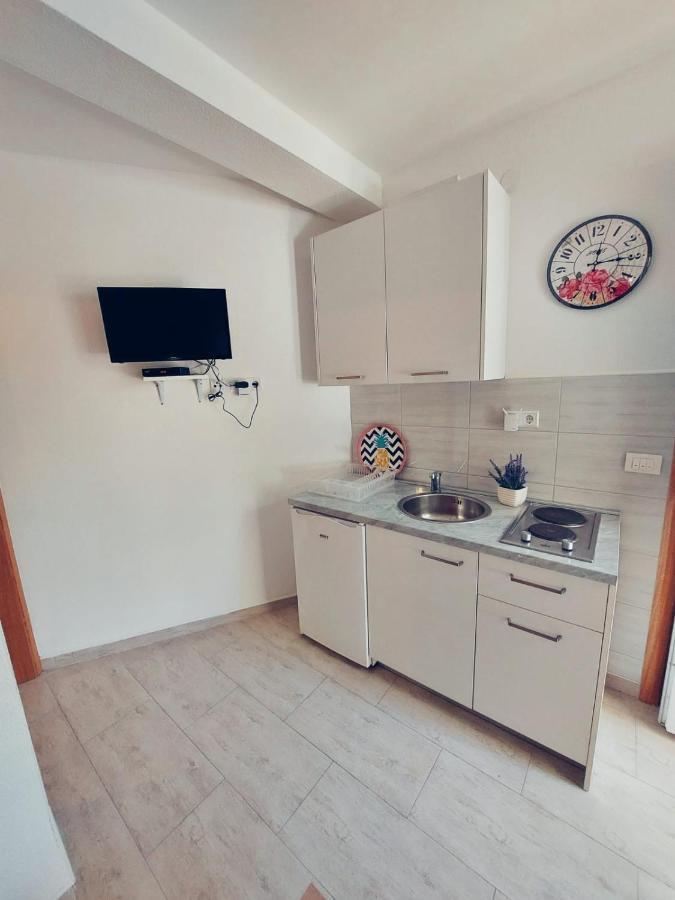 Apartmani Butigan-Tiha Luka 内乌姆 外观 照片
