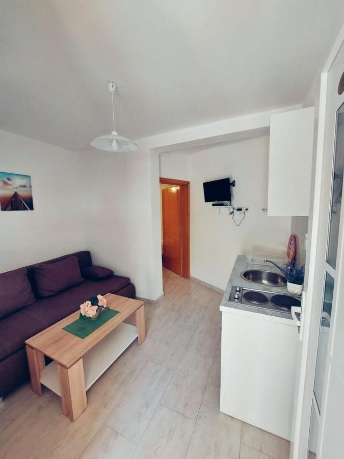 Apartmani Butigan-Tiha Luka 内乌姆 外观 照片