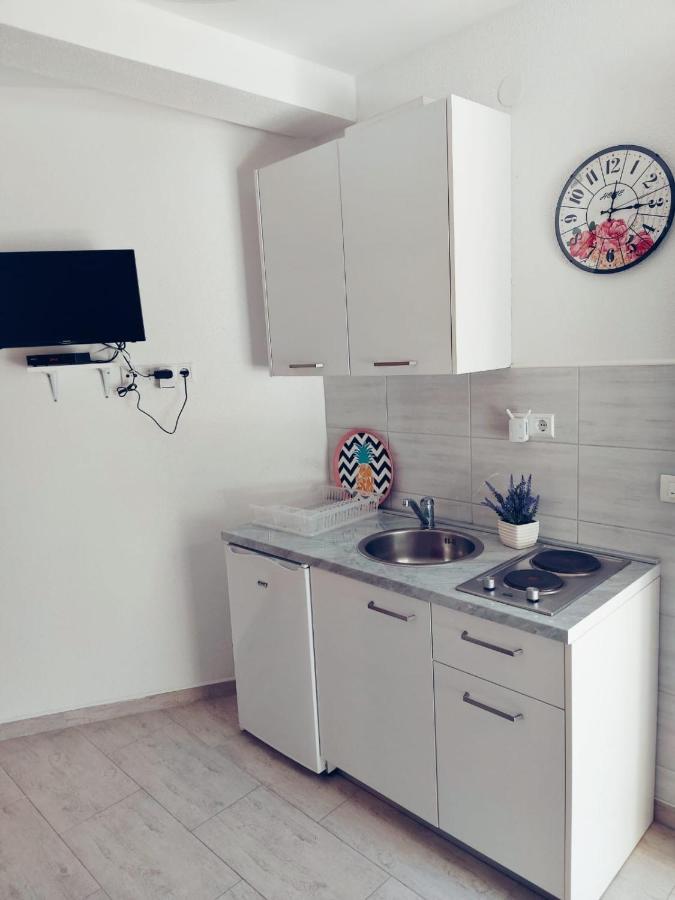Apartmani Butigan-Tiha Luka 内乌姆 外观 照片