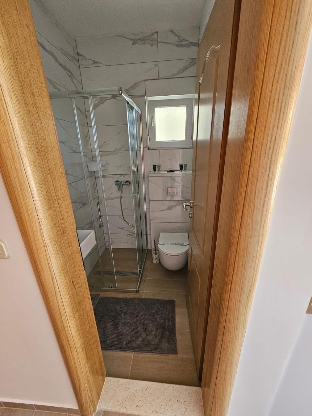 Apartmani Butigan-Tiha Luka 内乌姆 外观 照片