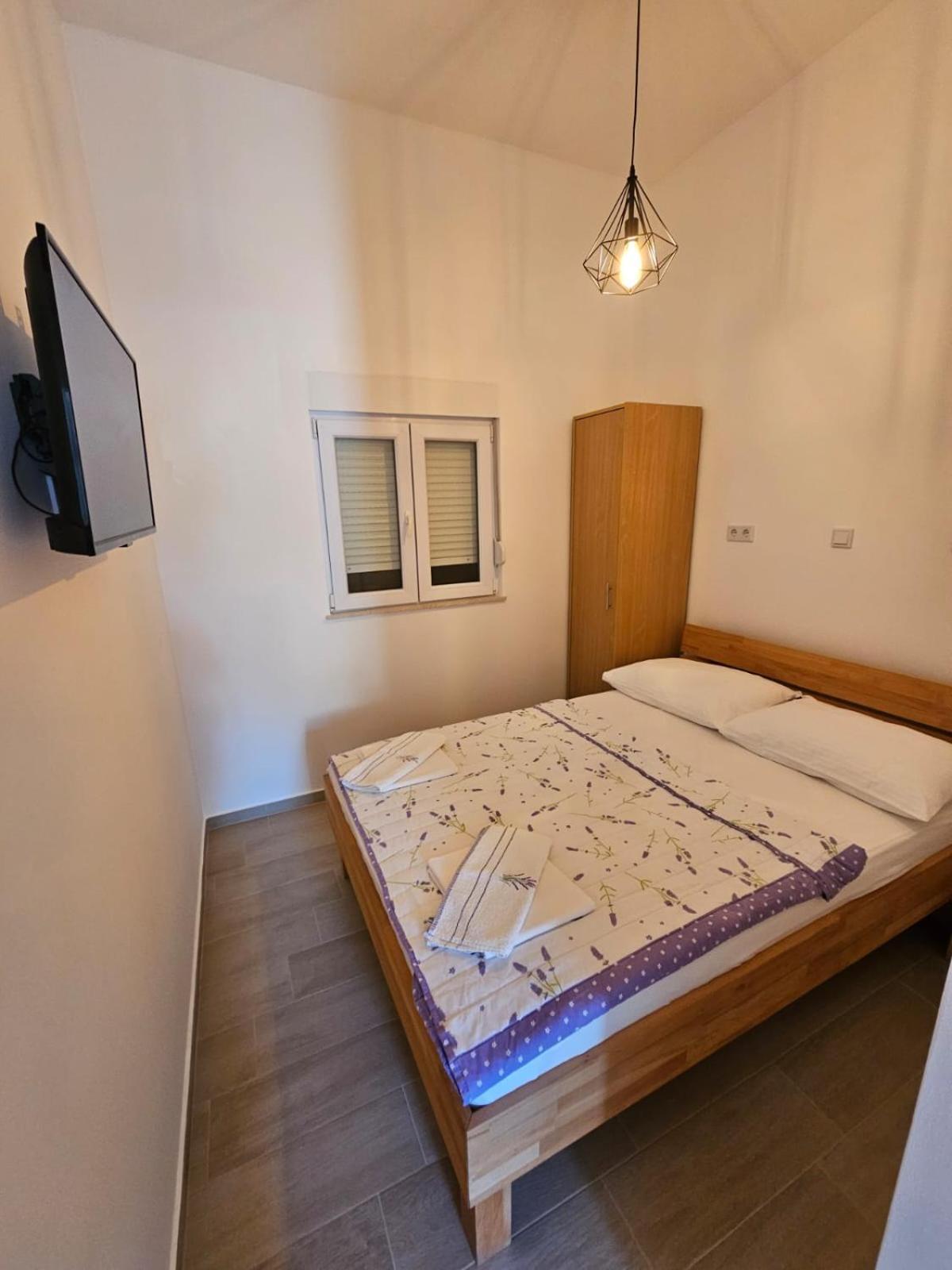 Apartmani Butigan-Tiha Luka 内乌姆 外观 照片