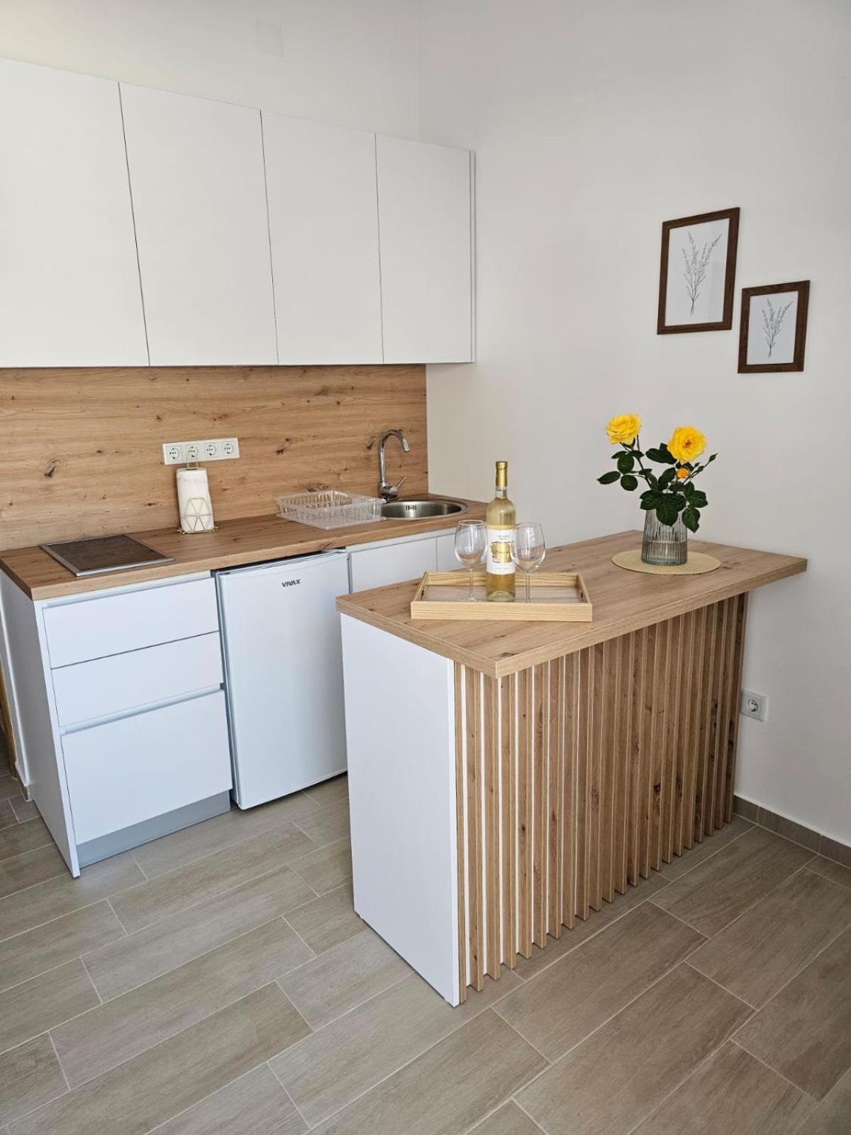 Apartmani Butigan-Tiha Luka 内乌姆 外观 照片