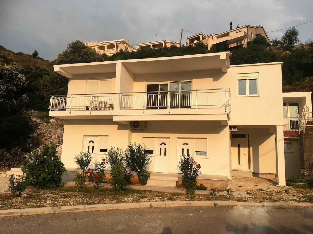 Apartmani Butigan-Tiha Luka 内乌姆 外观 照片