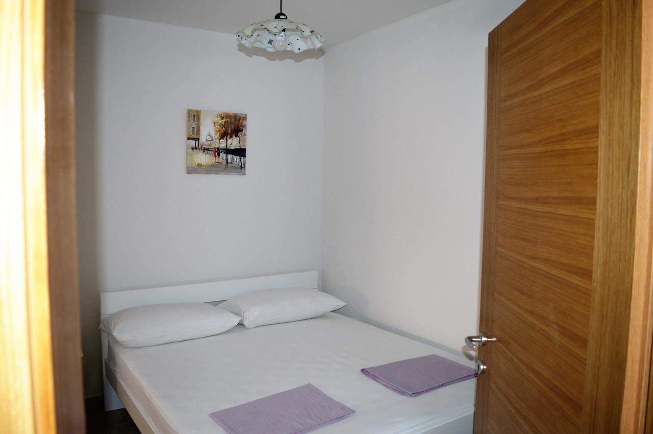 Apartmani Butigan-Tiha Luka 内乌姆 外观 照片